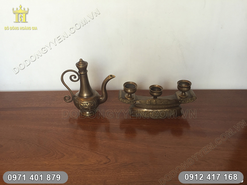 khay ch&eacute;n thờ c&uacute;ng bằng đồng hun xanh